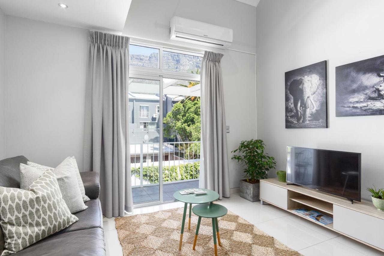 Sutton Place 57 *