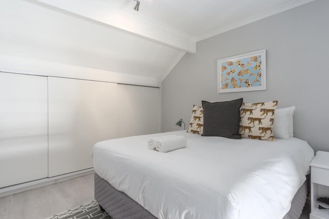 Sutton Place 57 *